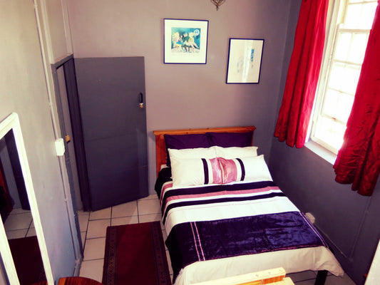 Budget Private Double en-suite Accommodation At Riverlodge Backpackers in Cape Town South Africa